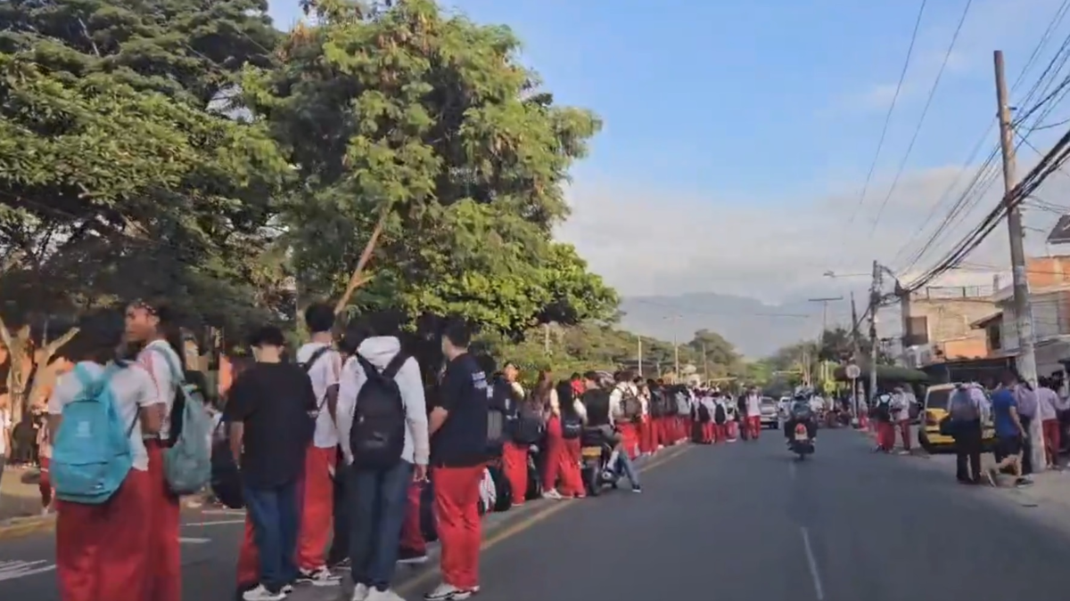 la violencia desatada en pasillos y parques del Inem de Cali alarma a la comunidad educativa y se viraliza en redes sociales