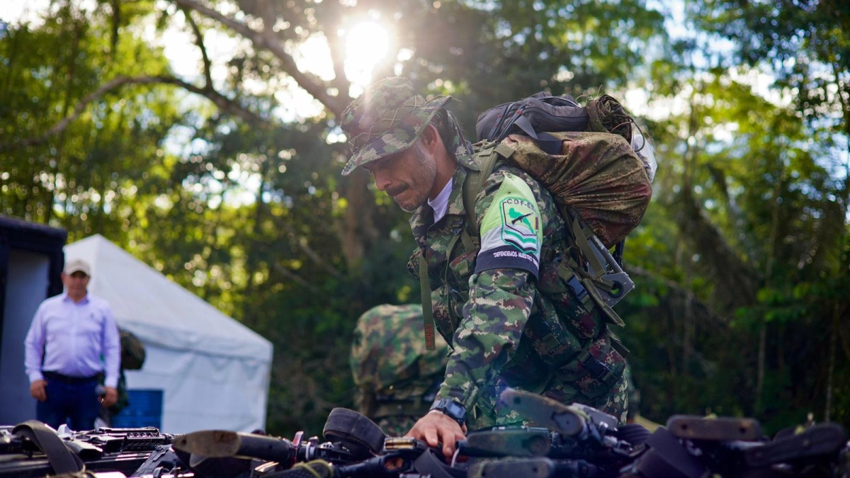 las inéditas imágenes de la dejación de armas de 99 combatientes en Putumayo