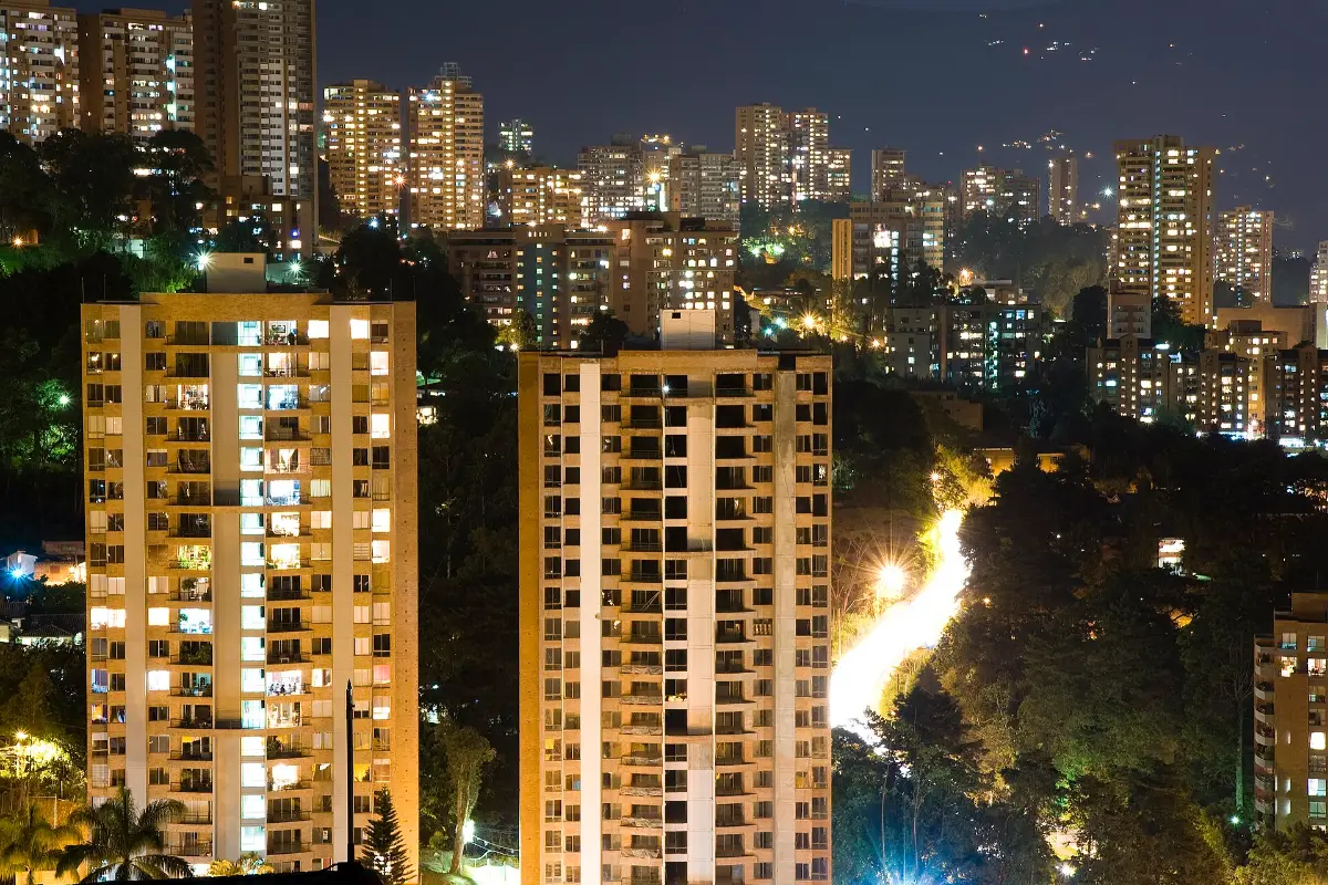 Dónde hospedarse en Medellín en 2026: mejores barrios y cómo moverte